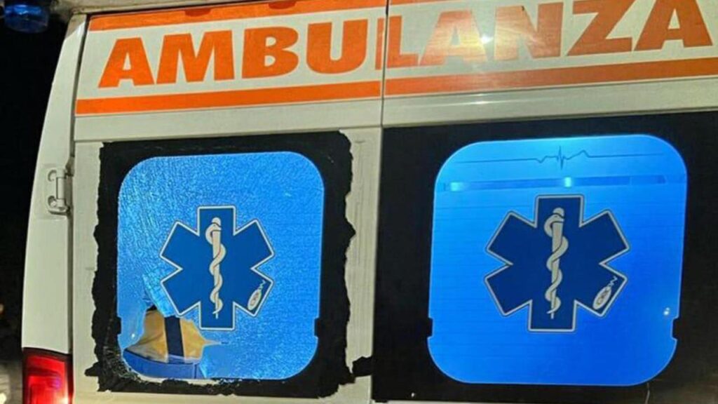 Auto pirata investe tre ragazzi al Circeo: morto un sedicenne, feriti il fratello e un amico. La Stampa. 5 Auto pirata uccide 16enne al Circeo: tutte le indagini sull'incidente