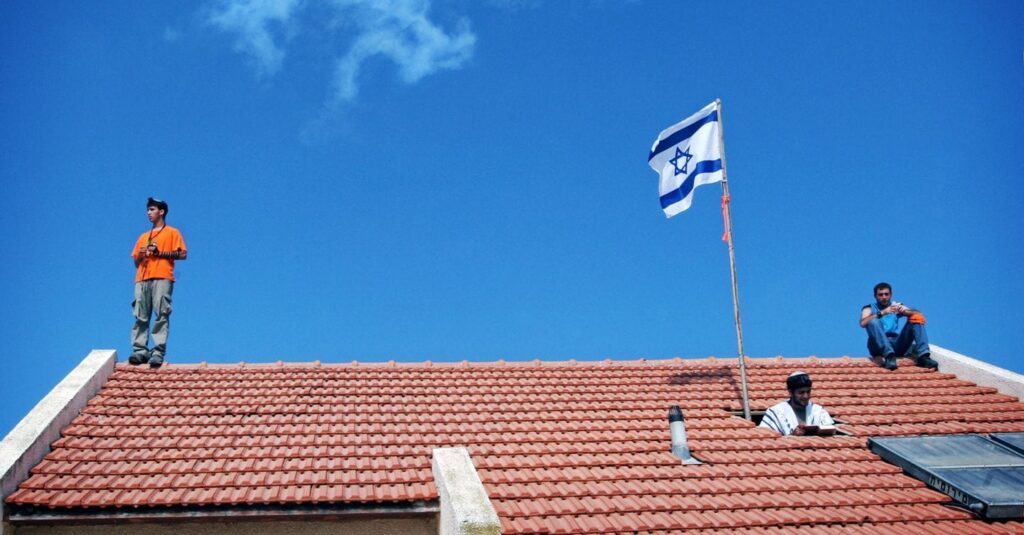 Cisgiordania, Israele approva occupazione della regione E1. Gaza, 31 arrivi in Italia. Il Sole 24 Ore. 7 Cisgiordania, Israele occupa E1: effetti su Gaza e migranti in Italia