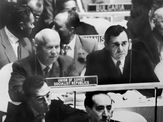 La dottrina Gromyko, così negozia Mosca: Pretendete anche le cose che non vi sono mai appartenute. E minacciate: ci sarà sempre qualcuno che abboccherà. Corriere della Sera. 8 Dottrina Gromyko: come negozia la Russia di Putin secondo il Corriere