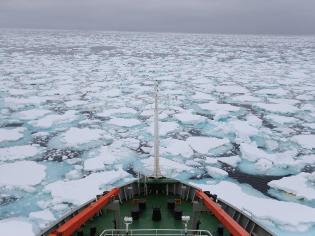 Navi rompighiaccio cinesi in Alaska: cresce la tensione USA-Cina nell'Artico