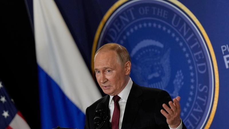 Putin esce dall’isolamento, le nuove sanzioni a Mosca si allontanano. La Stampa. 9 Putin rompe l’isolamento: sanzioni alla Russia sempre più lontane