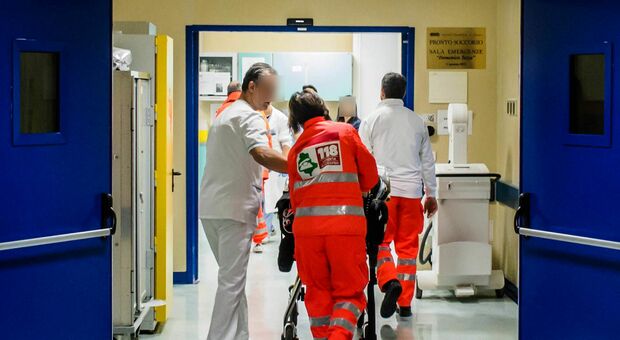 Bambino di 3 mesi muore travolto da trattore mentre era nel passeggino in Val d'Aosta: alla guida del mezzo lo zio, sindaco di St-Pierre. Il Messaggero. 7 Bambino muore travolto da trattore in Val d'Aosta: incidente e indagini