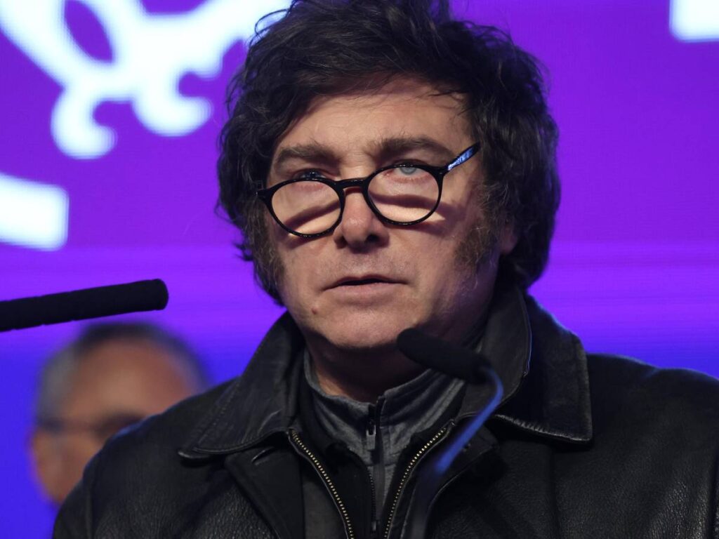 Batosta per Milei alle elezioni locali. Allarme per il voto di midterm. Il Giornale. 7 Sconfitta Milei in Argentina: Kirchner trionfa, mercati in crisi