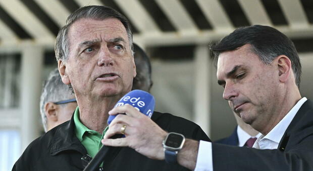 Bolsonaro condannato per colpo di Stato: 27 anni e 3 mesi all'ex presidente del Brasile. Il Messaggero. 6 Bolsonaro condannato: 27 anni per tentato golpe in Brasile - tutti i dettagli