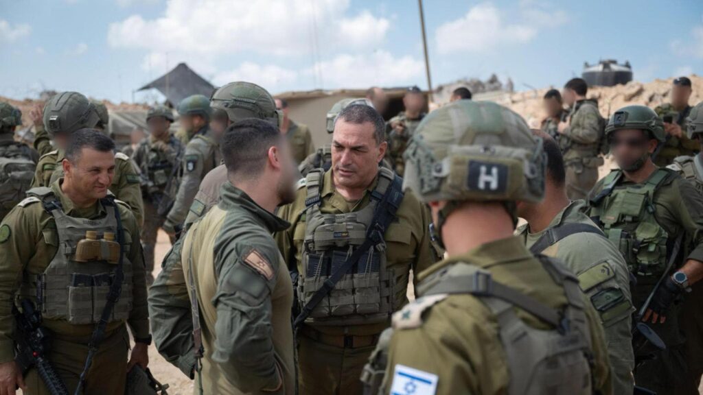 Israele supera le difese aeree nemiche con caccia invisibili e bombe guidate