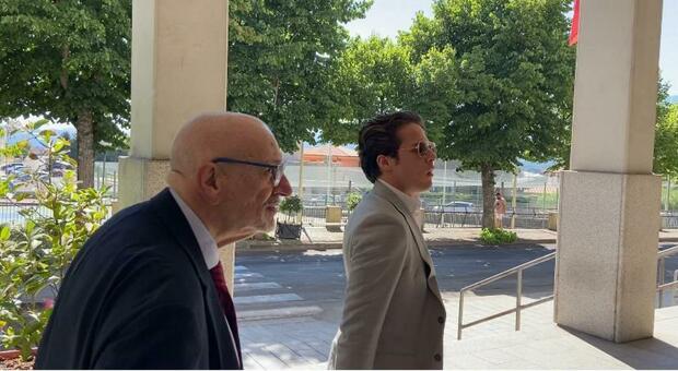 Ciro Grillo condannato a 8 anni per stupro di gruppo. La vittima: «Oggi piango di gioia». L’avvocato Bongiorno: «Vince chi ha il coraggio di denunciare». Il Messaggero. 7 Ciro Grillo condannato: 8 anni per stupro di gruppo, la sentenza shock