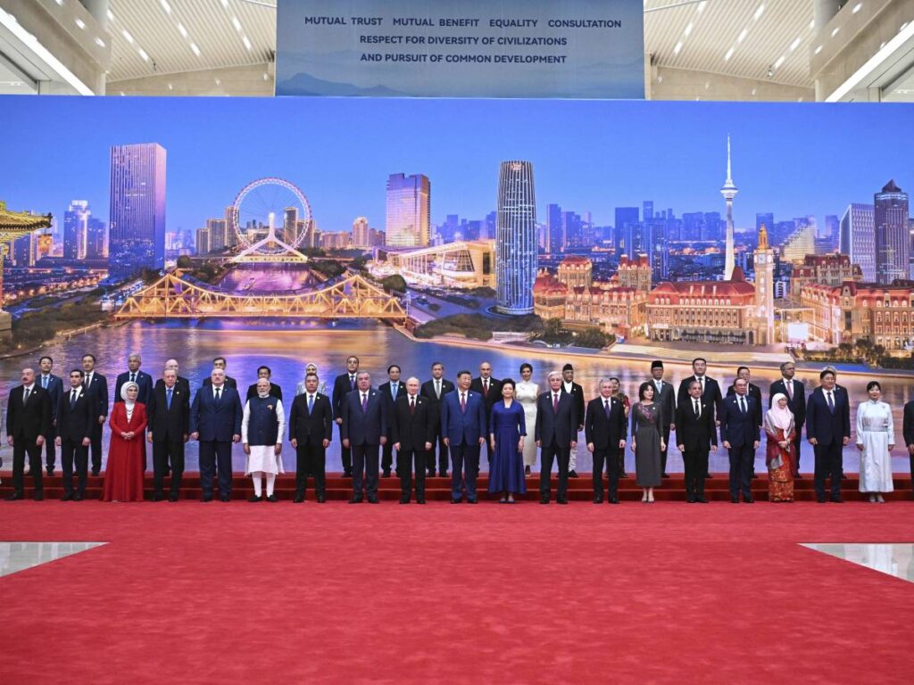 Ecco il nuovo ordine dei Paesi canaglia. Pechino forgia l'asse per guidare il mondo. Il Giornale. 3 Nuovo asse Cina-Russia-India: Xi guida la sfida mondiale agli USA