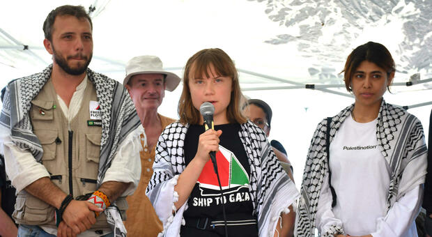 Greta Thunberg lascia la nave Family: divergenze nella Flotilla