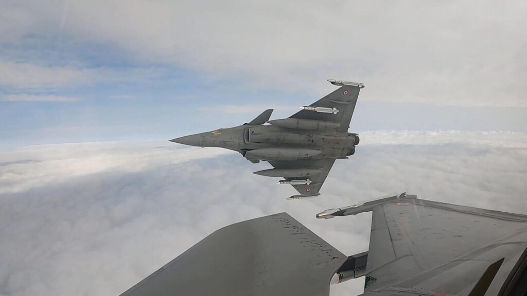 Francia invia Rafale nucleari in Polonia: la risposta NATO a Putin