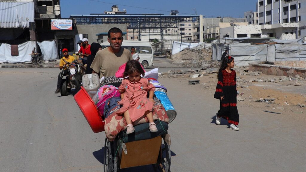 Gaza: civili in fuga tra droni e privazioni, la testimonianza da La Repubblica