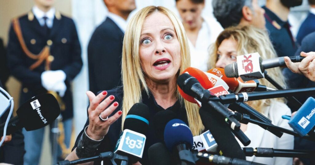 Il governo Meloni che impugna la legge toscana sul salario minimo è ancora una volta dalla parte dei poteri forti. Il Fatto Quotidiano. 10 Governo Meloni impugna legge toscana sul salario minimo: cosa succede ai salari