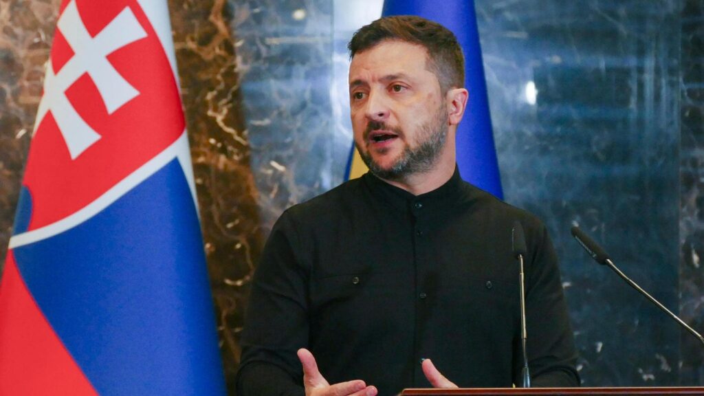 Attacco missilistico a Kiev: indagine e crisi istituzionale in Ucraina