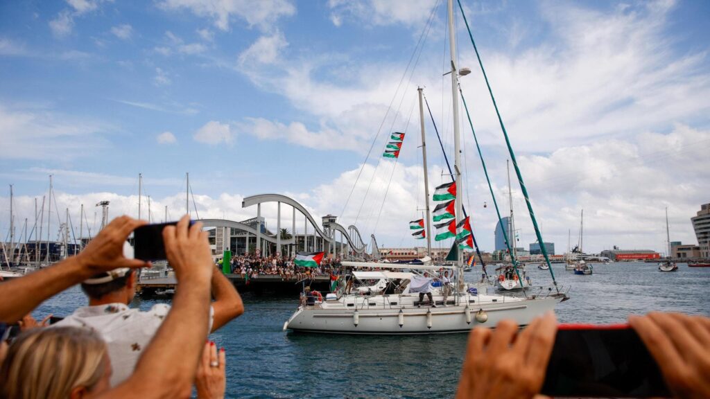 Flottiglia civile verso Gaza, arresti e tensioni: la sfida a Israele