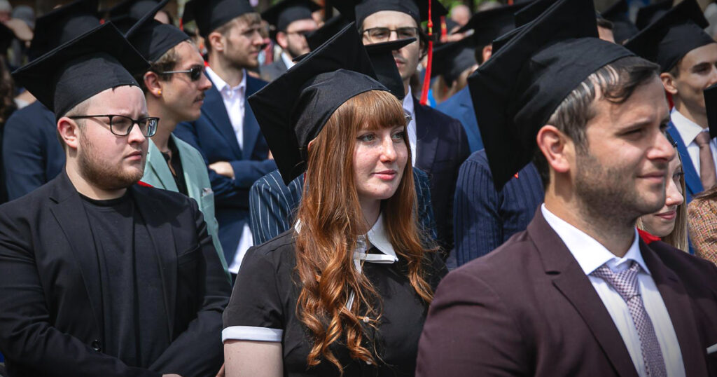 L’Italia scala l’Indice dell’attrattività ma è boom di laureati in fuga. E sulla forza lavoro siamo ultimi al mondo. Il Fatto Quotidiano. 1 Italia più attrattiva, ma cresce la fuga dei laureati e affanni sul lavoro