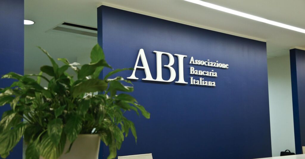 Manovra, dalla flat tax alle banche: i nodi della maggioranza. Il Sole 24 Ore. 4 Manovra: flat tax, banche e crisi nella maggioranza – Analisi aggiornata