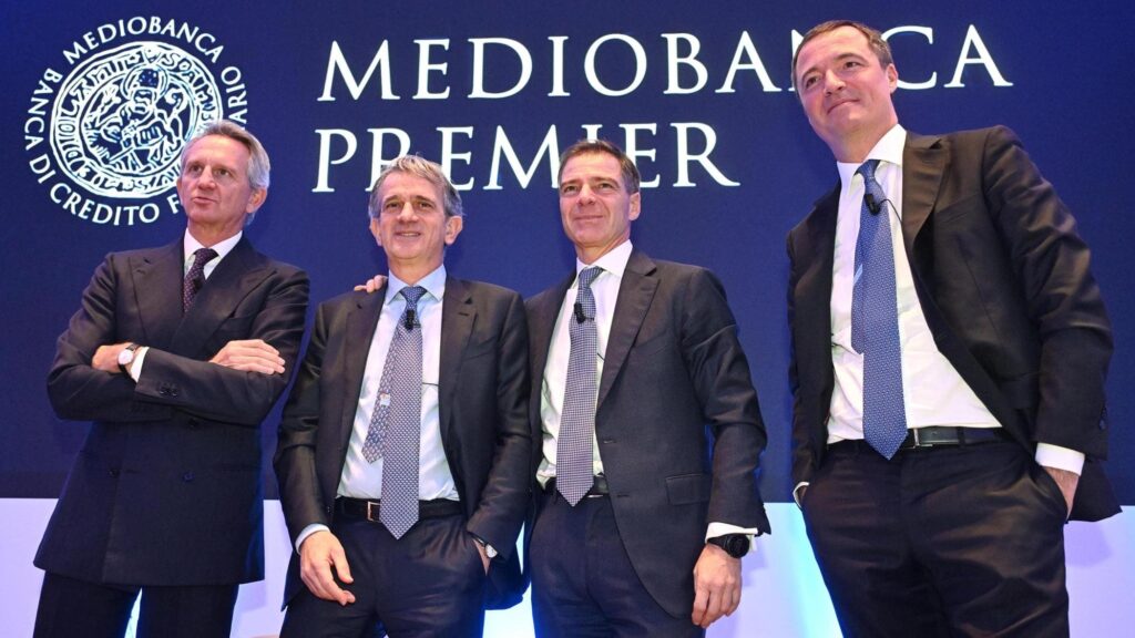 Manager Mediobanca vendono in Borsa: rating S&P sotto esame