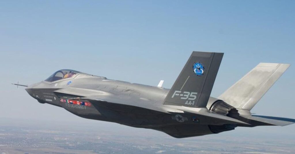 Nasce a Trapani-Birgi la scuola per Top gun sugli F35: sarà la prima fuori dagli Usa. Il Sole 24 Ore. 2 Nasce la prima scuola europea per piloti F-35 a Trapani-Birgi