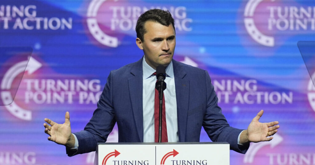 Omicidio Kirk, rilasciato un secondo sospettato. Cosa sappiamo dell’attentato al leader dei giovani trumpiani. Il Fatto Quotidiano. 10 Omicidio Charlie Kirk: cosa sappiamo, indagini, sospetti, reazioni politiche