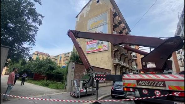 Torino, operaio muore precipitando da una gru: nuovo dramma in via Genova