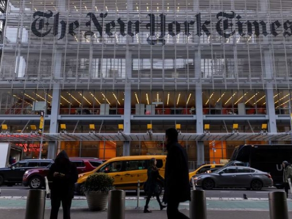 Trump fa causa al New York Times per 15 miliardi: È il giornale più brutto del mondo. Corriere della Sera. 9 Trump denuncia il New York Times per 15 miliardi: cosa succede davvero?
